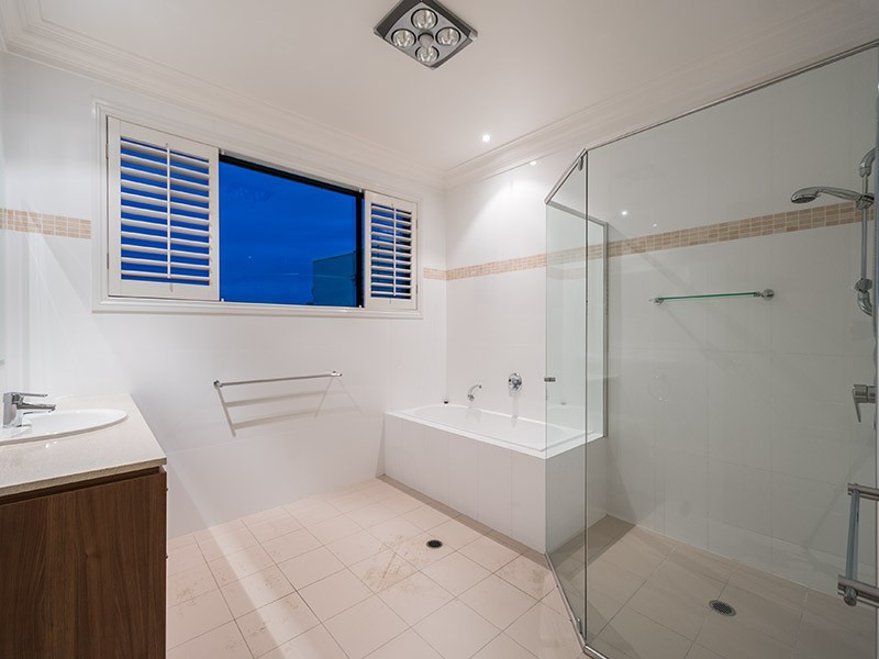 143 Sir Bruce Small Boulevard, Benowa Waters QLD 4217