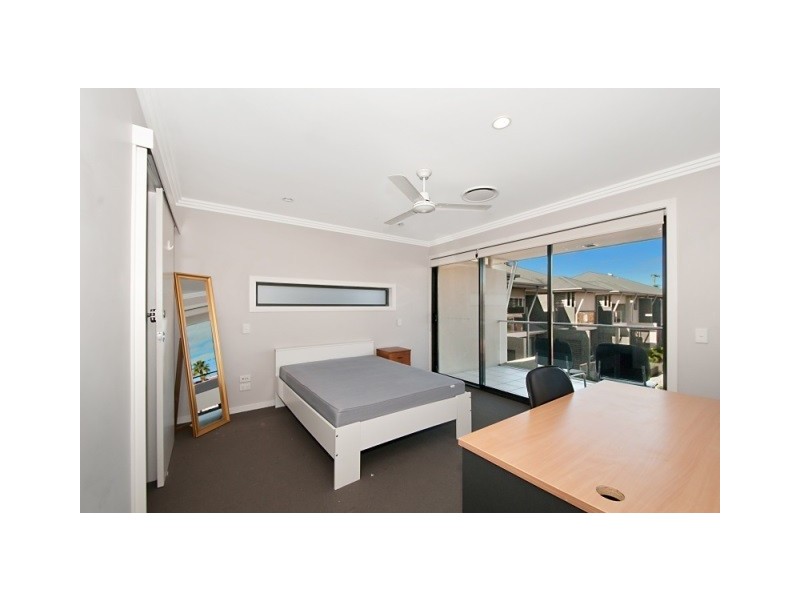 10/45 Bundall Road, Bundall QLD 4217