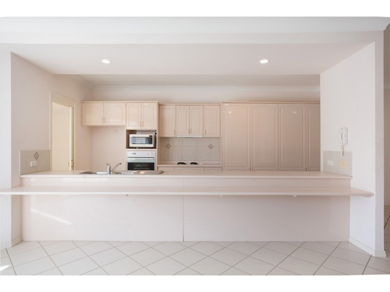 63 Edinburgh Road, Benowa Waters QLD 4217