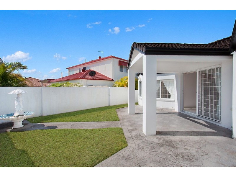 63 Edinburgh Road, Benowa Waters QLD 4217