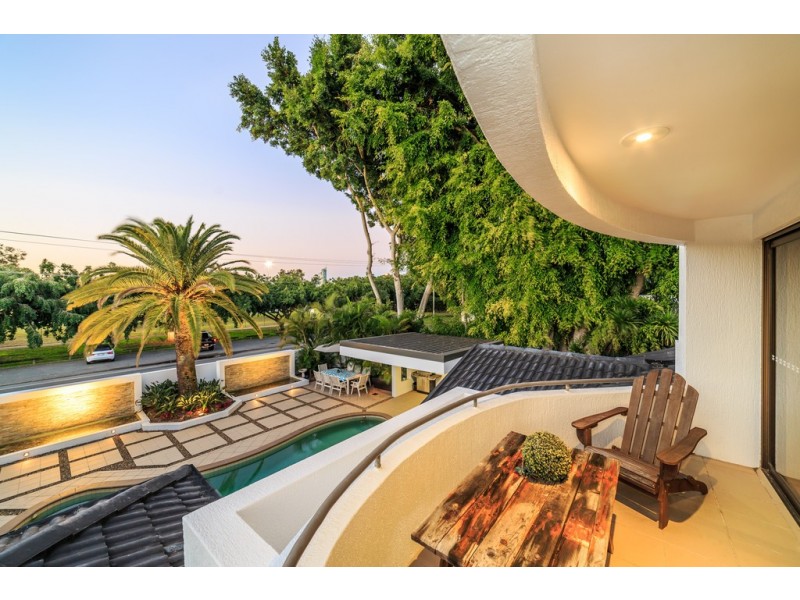 338 Monaco Street, Broadbeach Waters QLD 4218