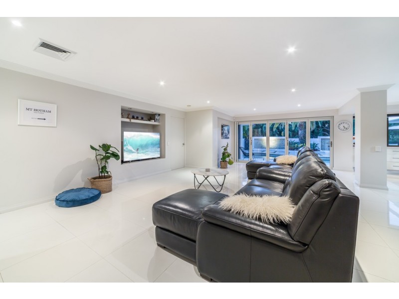 338 Monaco Street, Broadbeach Waters QLD 4218