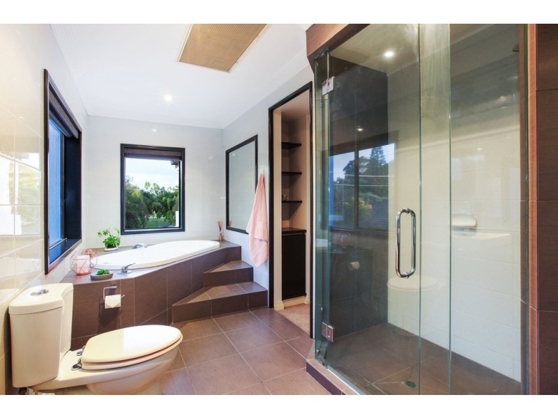 338 Monaco Street, Broadbeach Waters QLD 4218