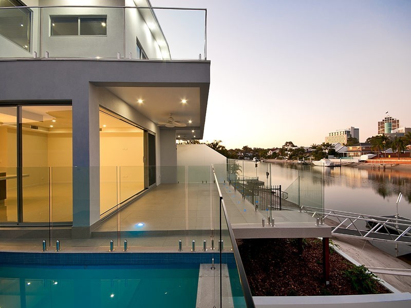 5A Daimler Drive, Bundall QLD 4217