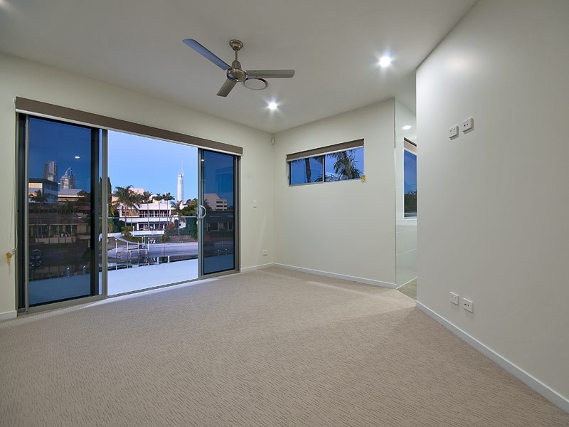 5A Daimler Drive, Bundall QLD 4217