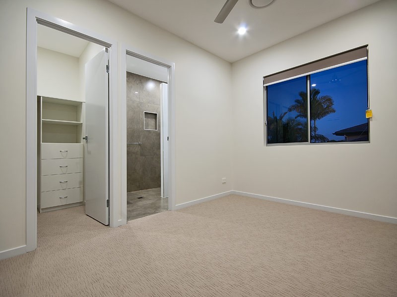 5A Daimler Drive, Bundall QLD 4217