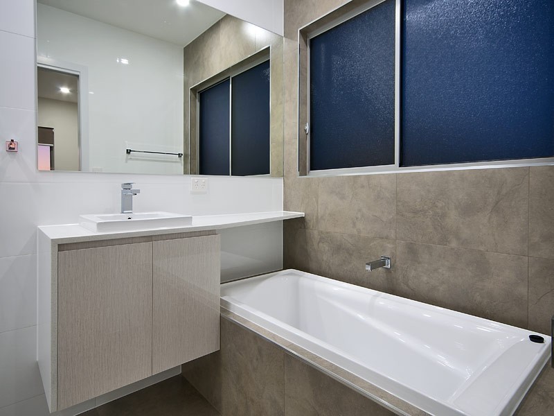 5A Daimler Drive, Bundall QLD 4217