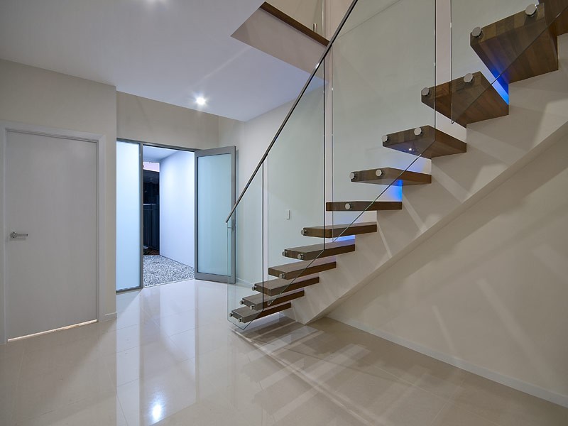 5A Daimler Drive, Bundall QLD 4217