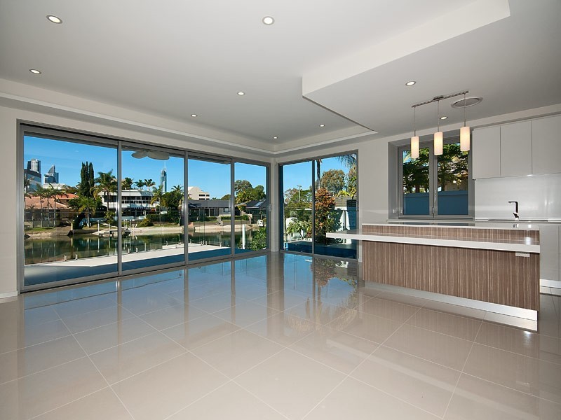 5A Daimler Drive, Bundall QLD 4217