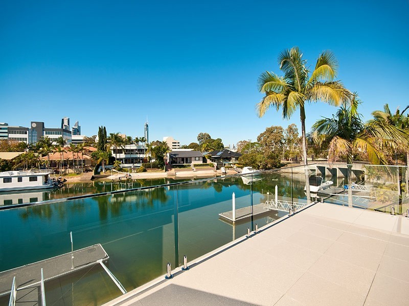 5A Daimler Drive, Bundall QLD 4217