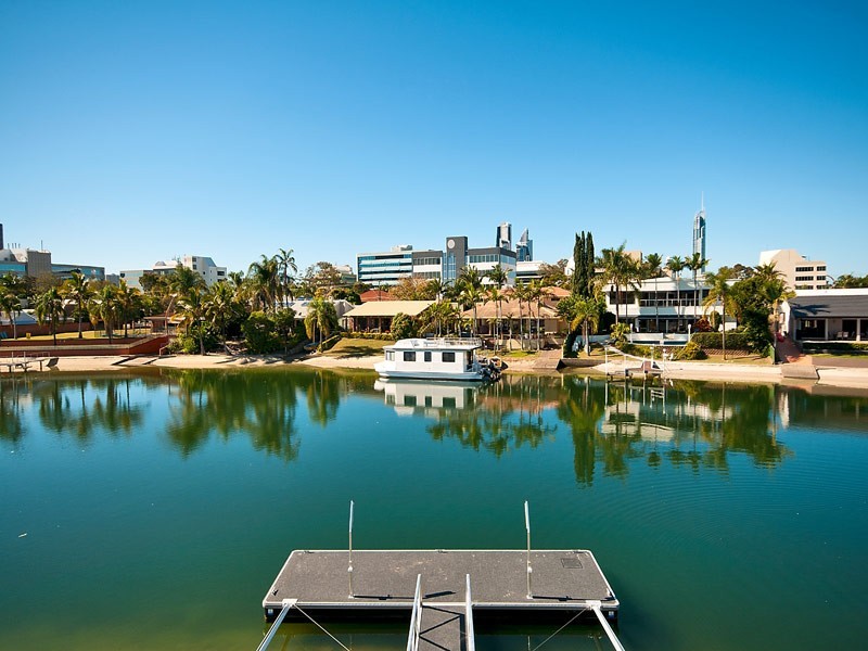 5A Daimler Drive, Bundall QLD 4217