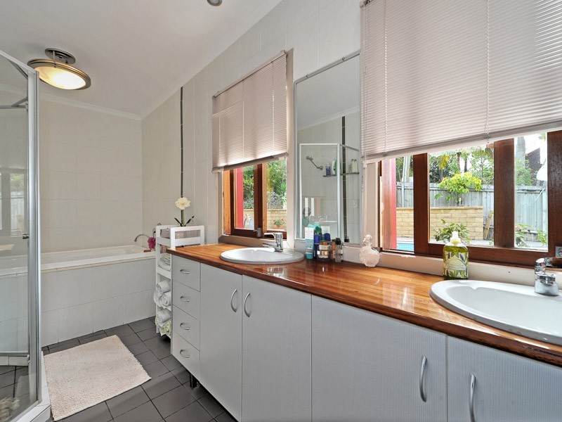 92 Yangoora Crescent, Ashmore QLD 4214