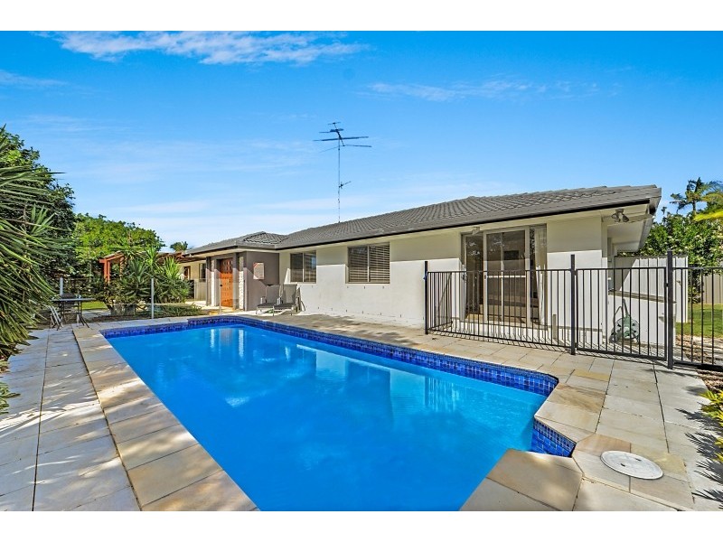 80 Campbell Street, Sorrento QLD 4217