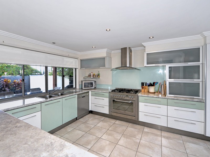 80 Campbell Street, Sorrento QLD 4217