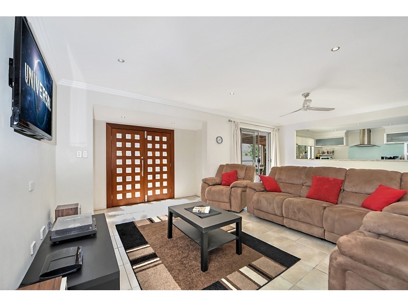 80 Campbell Street, Sorrento QLD 4217