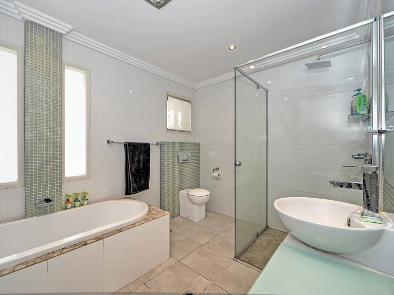 80 Campbell Street, Sorrento QLD 4217