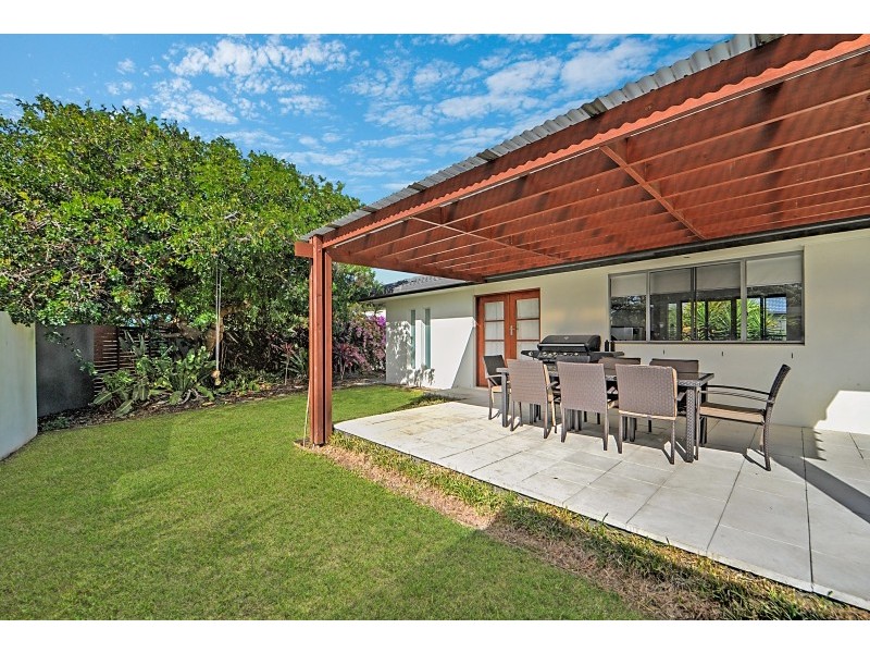 80 Campbell Street, Sorrento QLD 4217