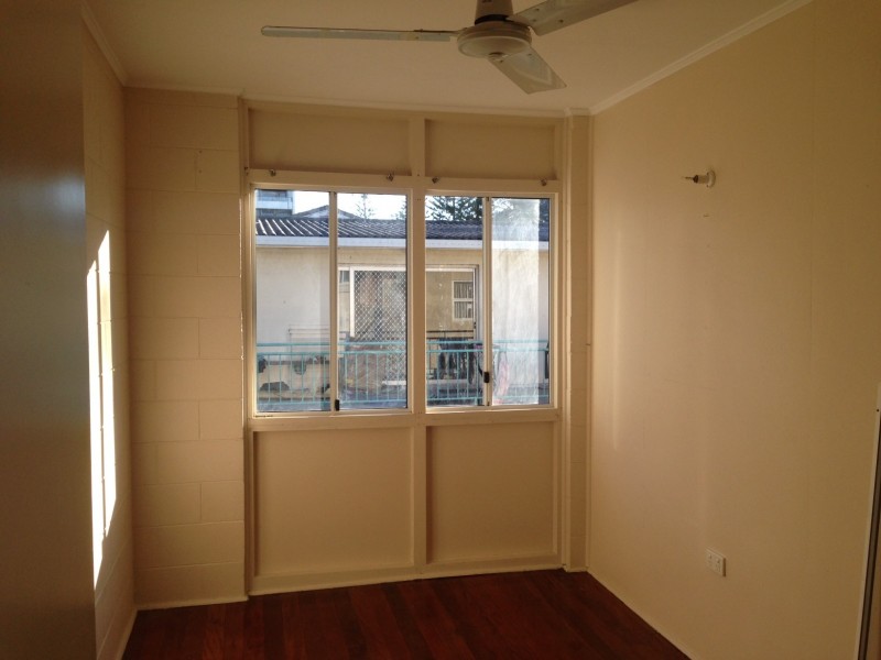 3/4 George Ave, Broadbeach QLD 4218