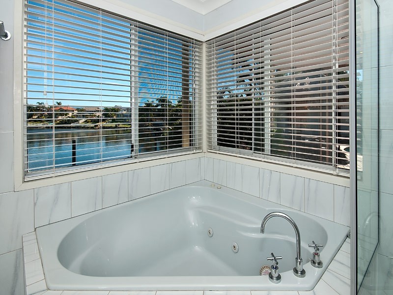 43 Cayman Drive, Clear Island Waters QLD 4226