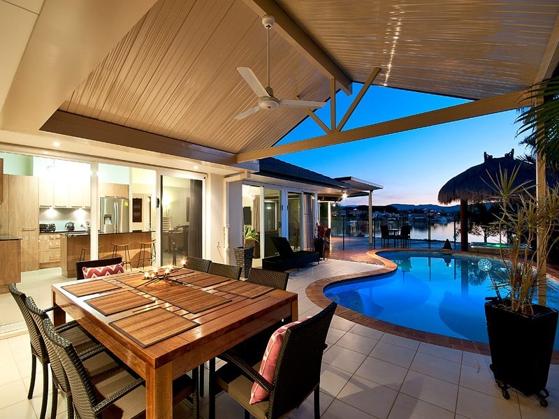 43 Cayman Drive, Clear Island Waters QLD 4226
