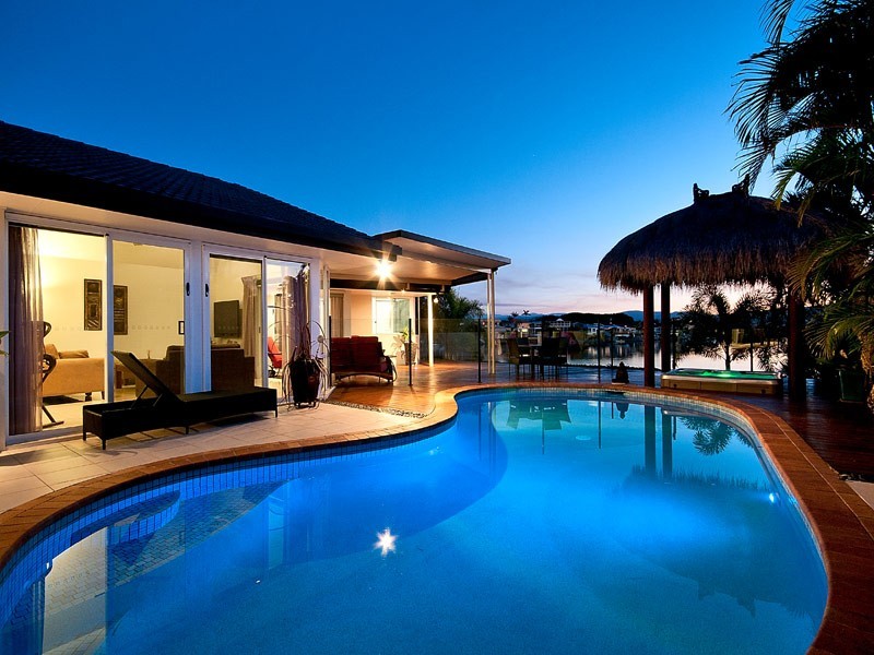 43 Cayman Drive, Clear Island Waters QLD 4226