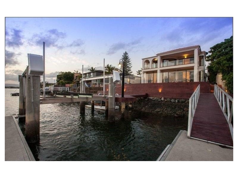 108 Amalfi Drv, Surfers Paradise QLD 4217