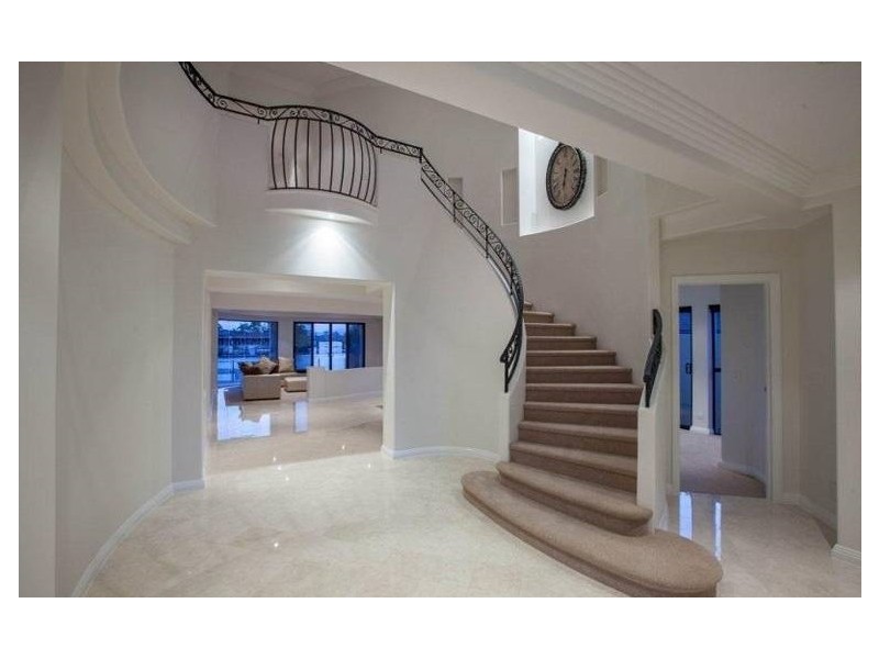 108 Amalfi Drv, Surfers Paradise QLD 4217