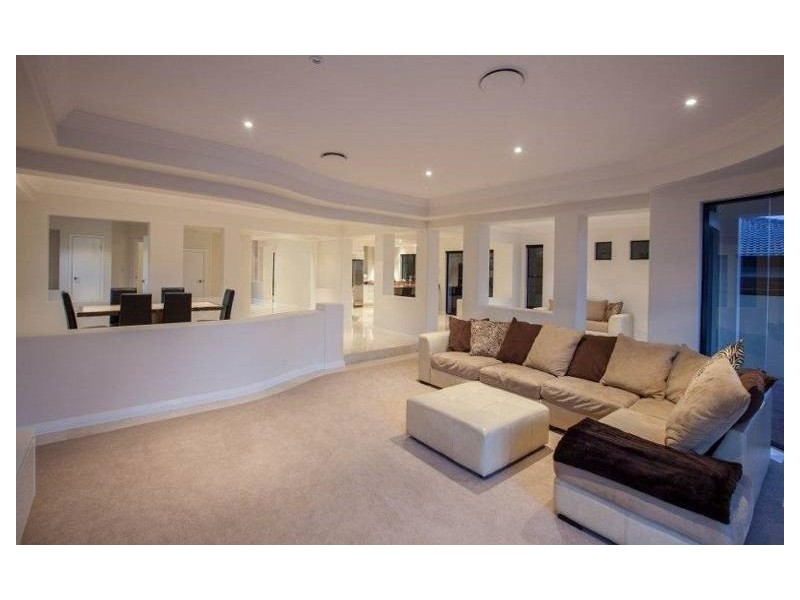 108 Amalfi Drv, Surfers Paradise QLD 4217