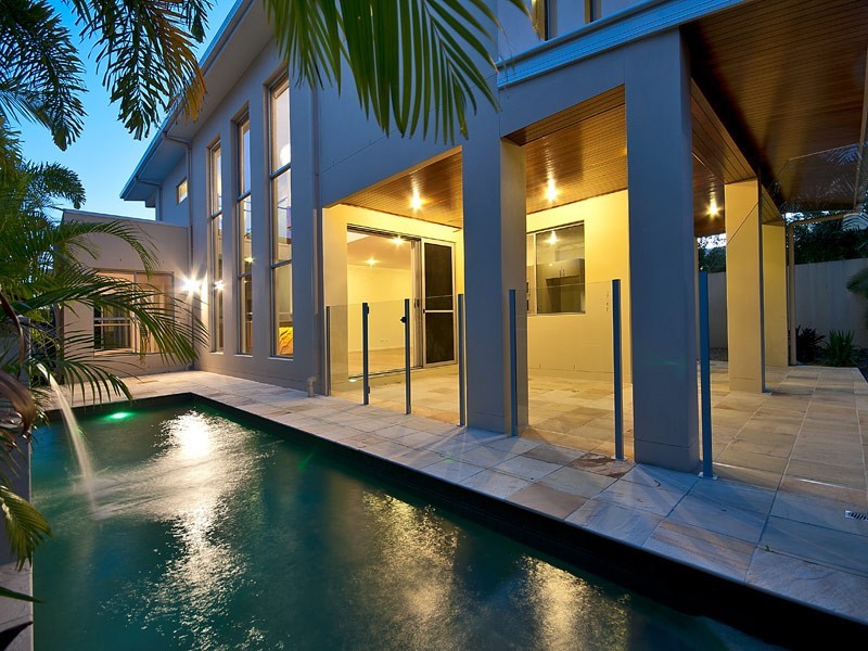 1017 Lakeview Terrace, Benowa QLD 4217