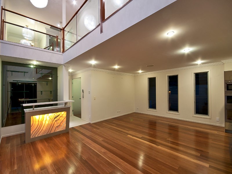 1017 Lakeview Terrace, Benowa QLD 4217