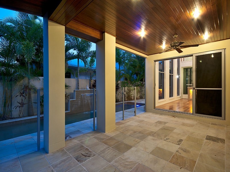 1017 Lakeview Terrace, Benowa QLD 4217