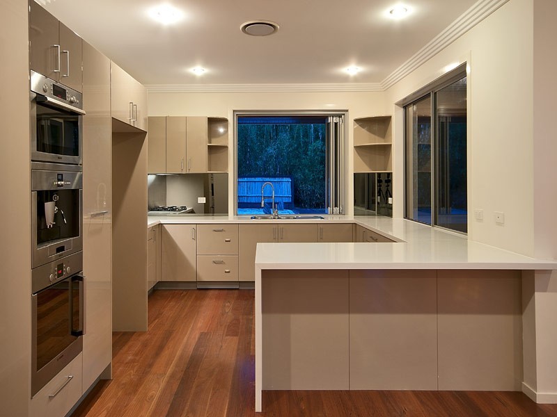 1017 Lakeview Terrace, Benowa QLD 4217