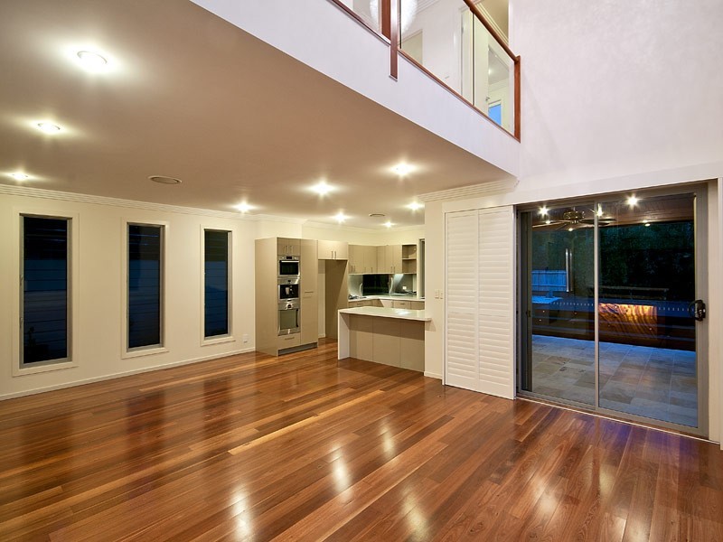 1017 Lakeview Terrace, Benowa QLD 4217