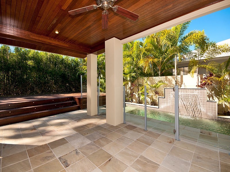 1017 Lakeview Terrace, Benowa QLD 4217