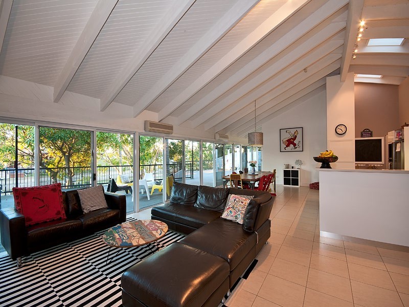 2 Platypus Avenue, Sorrento QLD 4217