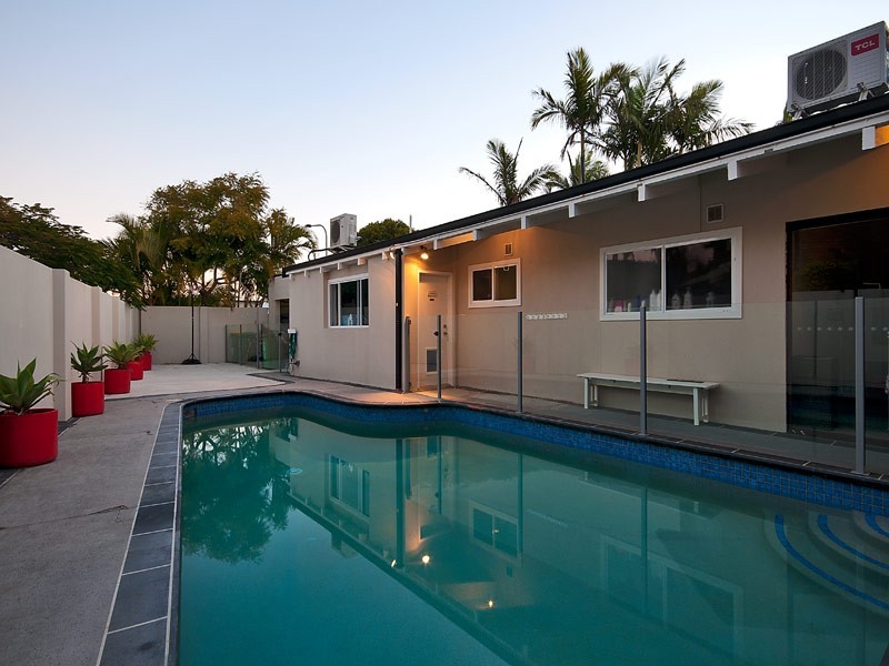2 Platypus Avenue, Sorrento QLD 4217