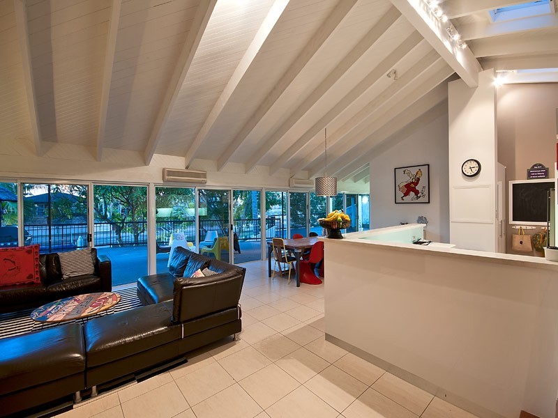 2 Platypus Avenue, Sorrento QLD 4217