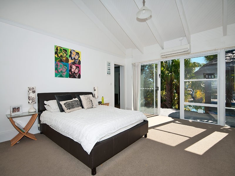 2 Platypus Avenue, Sorrento QLD 4217