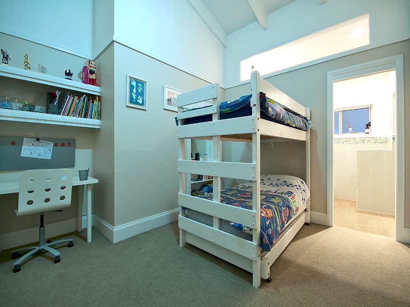 2 Platypus Avenue, Sorrento QLD 4217
