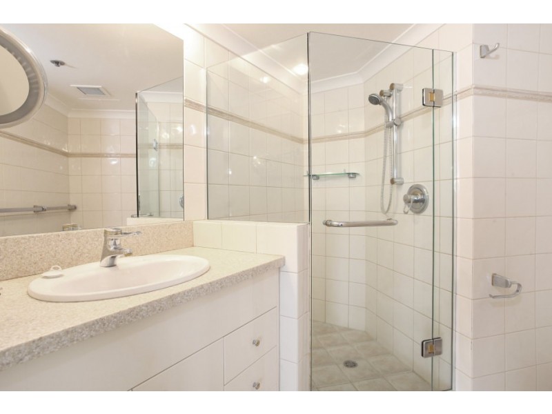 92 ‘Atlantis West’ 2 Admiralty Drive, Surfers Paradise QLD 4217