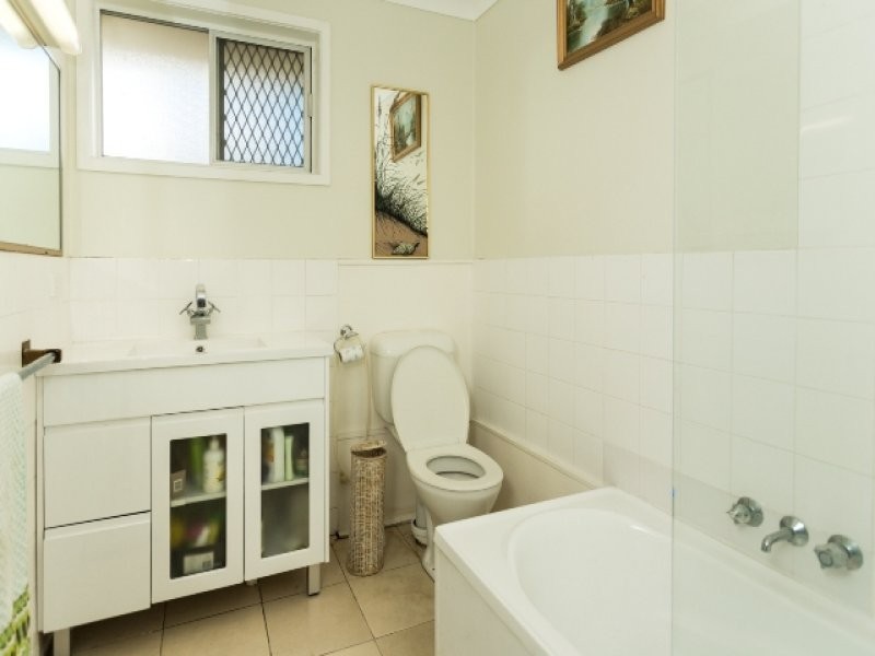 14 Caprice Ct, Mermaid Waters QLD 4218