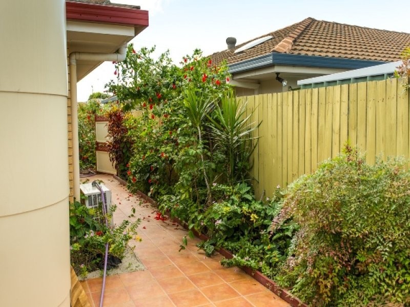 14 Caprice Ct, Mermaid Waters QLD 4218