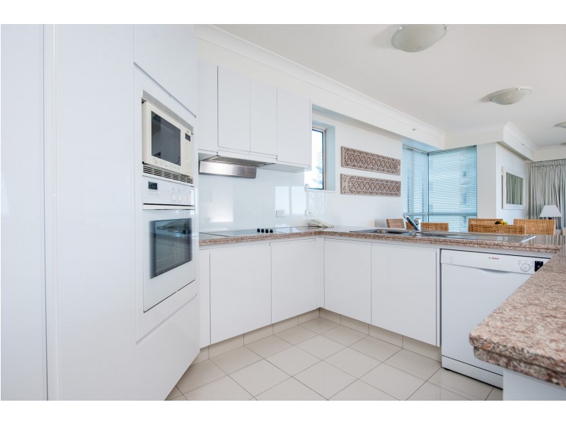 25 ‘Oceana on Broadbeach’ 100 Old Burleigh Road, Broadbeach QLD 4218