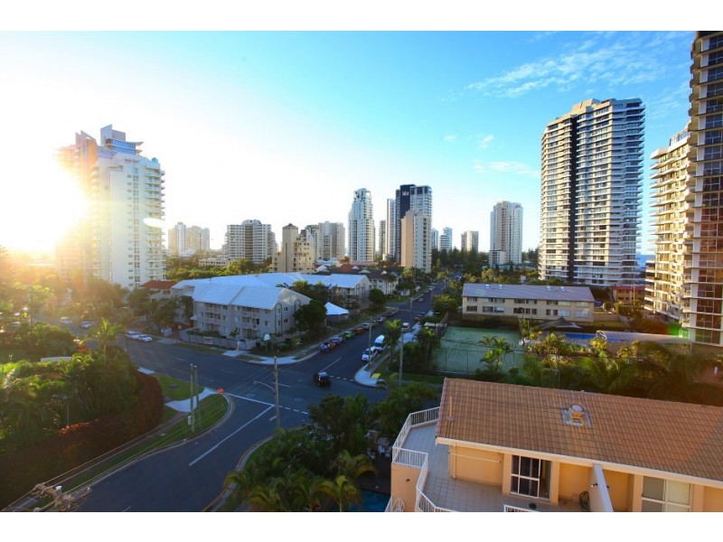 22/15 Pacific Street, Main Beach QLD 4217