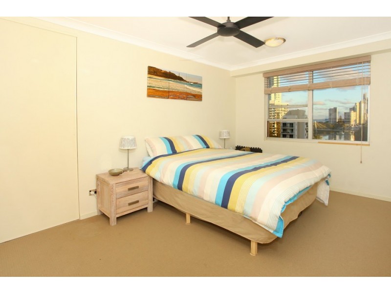 22/15 Pacific Street, Main Beach QLD 4217