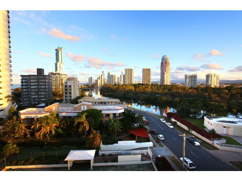 22/15 Pacific Street, Main Beach QLD 4217