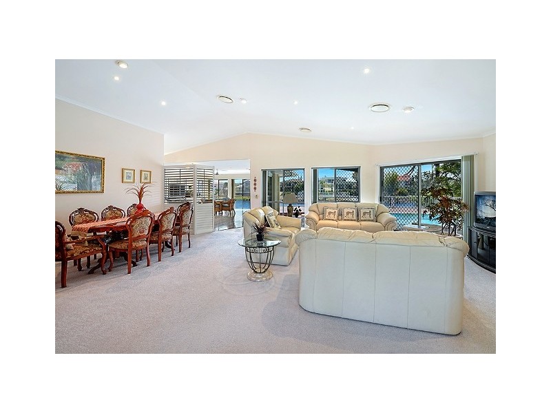 4 Warriewood Place, Robina QLD 4226