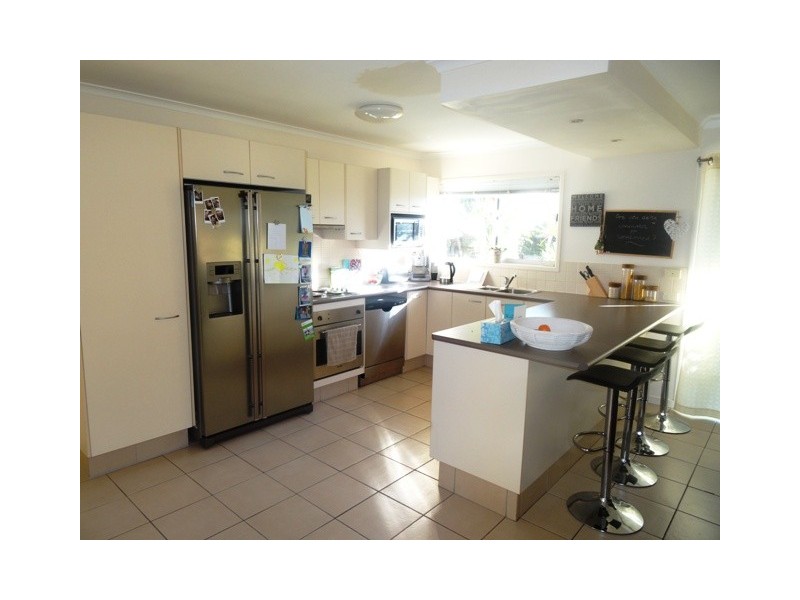 130 Bamboo Ave, Benowa QLD 4217