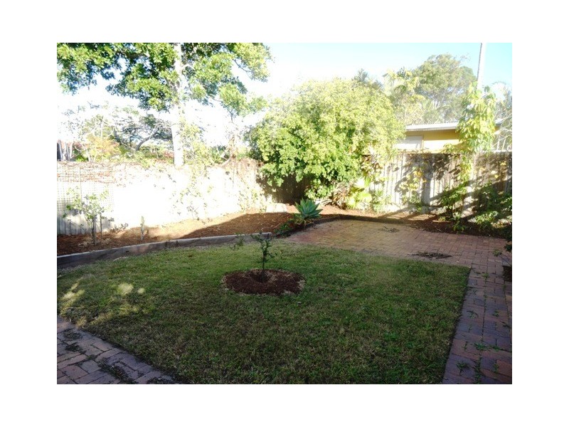 130 Bamboo Ave, Benowa QLD 4217