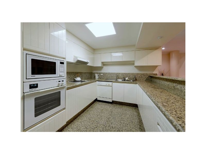 Villa 2 ‘Forest Dale’ Rhode Island, 125 Santa Cruz Blvd, Clear Island Waters QLD 4226